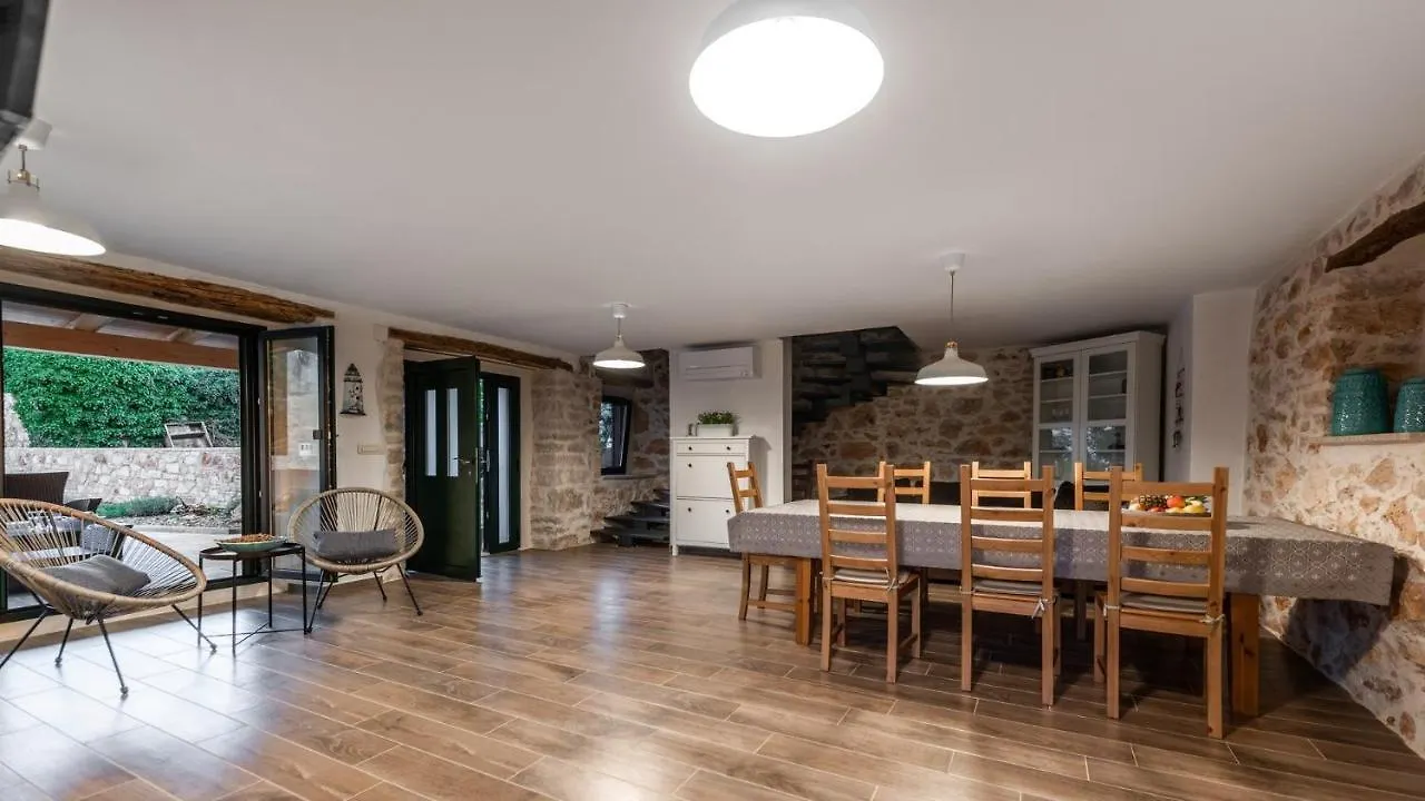 Villa Francesca Radini 0*,  Croacia